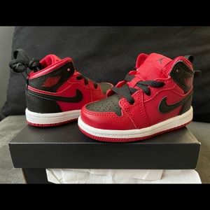 Jordan 1 Mid "Gym Red/Black/White" Toddler Boys' Shoe size 6C NWT